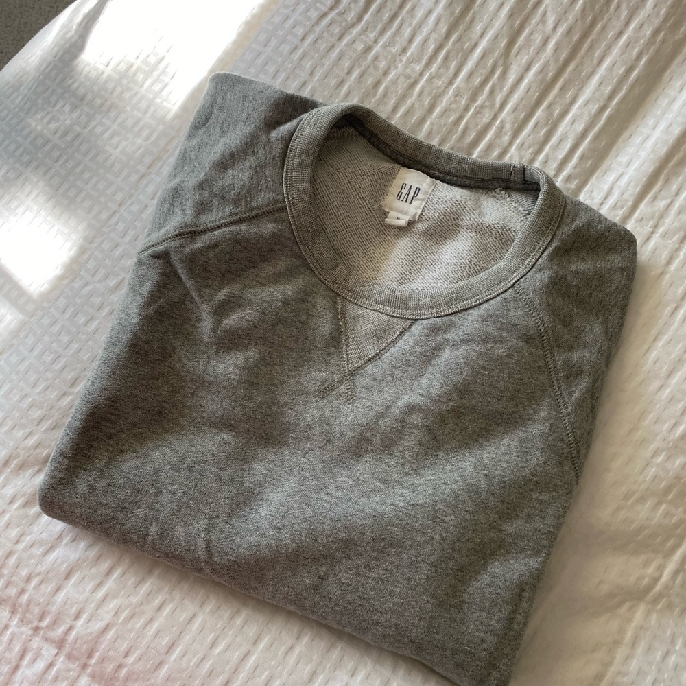 GAP Sweatshirt